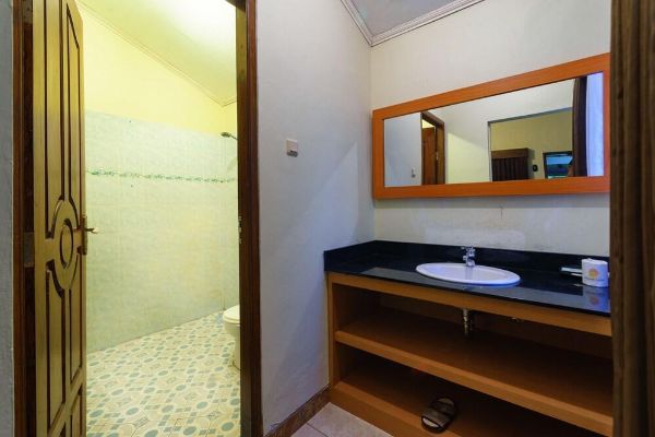 Segara Anak Bungalow & Restaurant (Praya)